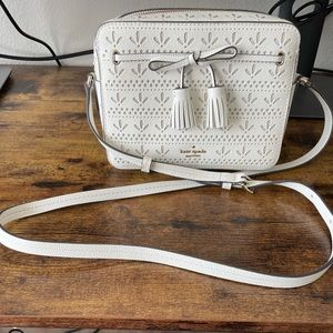 NWOT Kate Spade Eyelet Cross Body💕